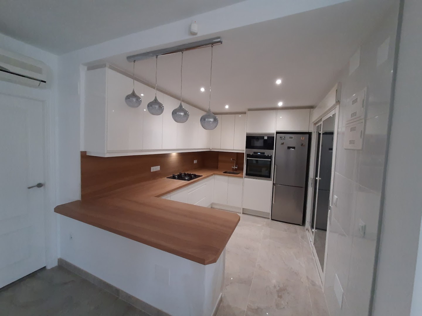 Carlton Kitchens and bathrooms — Fotos 2